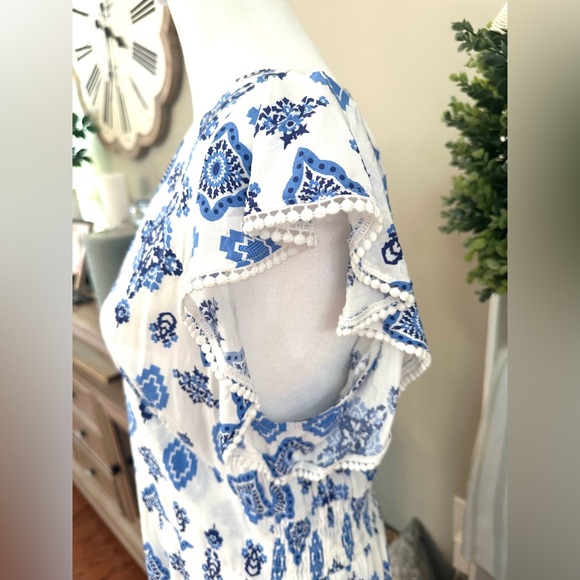 🔥BNWT Butterfly Sleeved Shirred Single Breasted Maxi Dress! - Picture 7 of 9